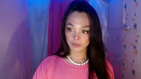 Snapshot of ursexy_debra chatting on April 3, 5:44 pm TYRA online show from April 3, 5:44 pm
