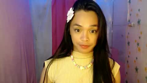 Snapshot of ursexy_debra chatting on April 19, 9:28 pm TYRA online show from April 19, 9:28 pm