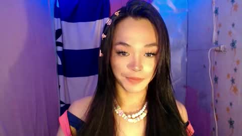 Snapshot of ursexy_debra chatting on May 3, 2:50 am TYRA online show from May 3, 2:50 am