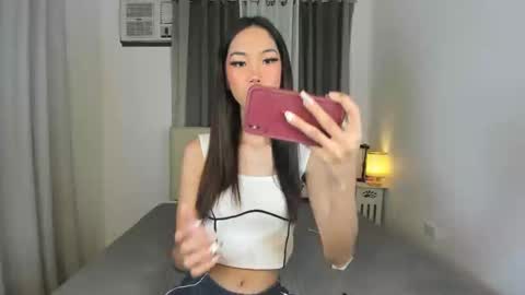 urslutgwen69 online show from December 22, 3:11 am