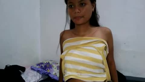 Snapshot of ursweetereca18 chatting on May 13, 8:06 pm ERECA online show from May 13, 8:06 pm