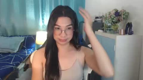 Snapshot of urwetasianprincessxx chatting on October 6, 10:23 am Ashley Kate Mateo Gray online show from October 6, 10:23 am