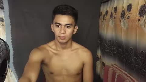 Snapshot of urwild_fuckerxx chatting on March 10, 8:30 am urwild_fuckerxx online show from March 10, 8:30 am