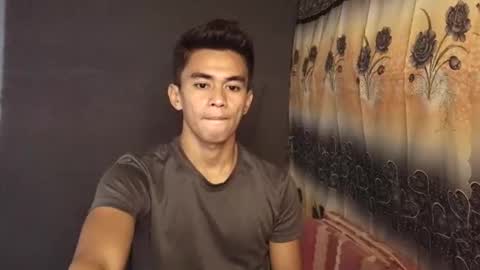Snapshot of urwild_fuckerxx chatting on March 14, 9:37 am urwild_fuckerxx online show from March 14, 9:37 am