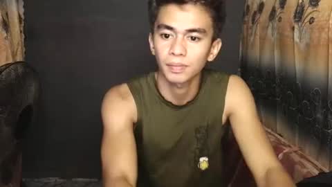 Snapshot of urwild_fuckerxx chatting on March 28, 9:31 am urwild_fuckerxx online show from March 28, 9:31 am