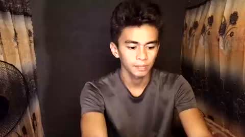 Snapshot of urwild_fuckerxx chatting on April 1, 8:37 am urwild_fuckerxx online show from April 1, 8:37 am