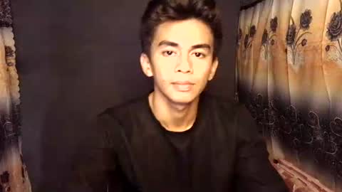 Snapshot of urwild_fuckerxx chatting on April 9, 8:42 am urwild_fuckerxx online show from April 9, 8:42 am