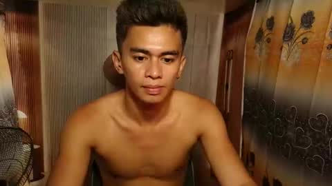 Snapshot of urwild_fuckerxx chatting on April 20, 8:17 am urwild_fuckerxx online show from April 20, 8:17 am