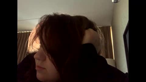 Snapshot of usefulhole chatting on October 2, 10:17 pm usefulhole online show from October 2, 10:17 pm