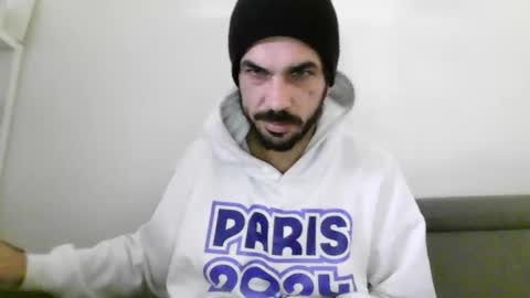 Snapshot of user5 chatting on March 2, 10:00 am user5 online show from March 2, 10:00 am