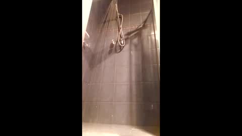 Snapshot of usernameisnottaken22 chatting on April 4, 2:03 pm mia online show from April 4, 2:03 pm