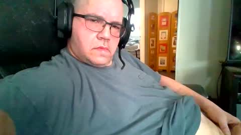 usstarr1 online show from December 5, 9:28 pm