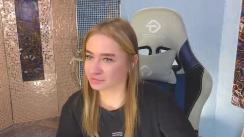 Leila online show from October 30, 5:13 pm