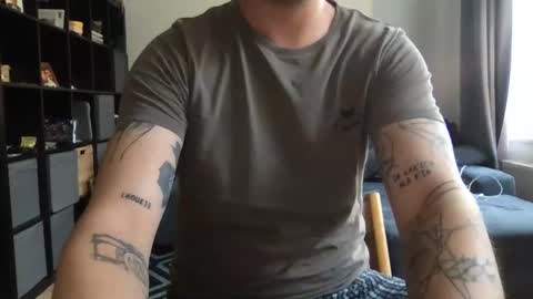 Snapshot of uwantitno chatting on February 19, 7:17 am uwantitno online show from February 19, 7:17 am