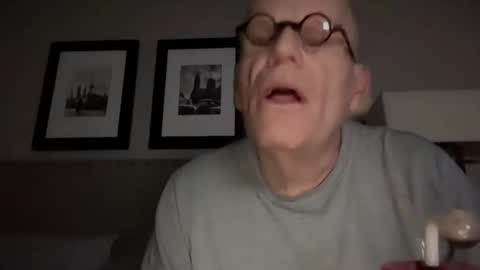 Snapshot of uwsflyguy chatting on November 12, 1:44 pm uwsflyguy online show from November 12, 1:44 pm