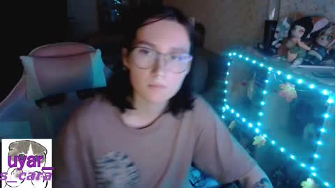 Snapshot of uyar_ chatting on October 2, 7:21 pm Cara online show from October 2, 7:21 pm