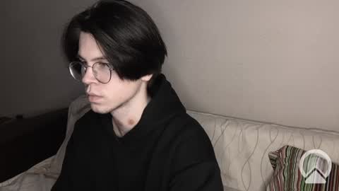 Snapshot of v_allvaress chatting on December 9, 1:13 pm V online show from December 9, 1:13 pm