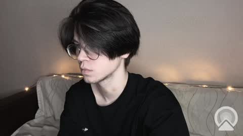 Snapshot of v_allvaress chatting on December 12, 1:49 pm V online show from December 12, 1:49 pm