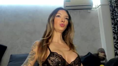 Mia online show from January 6, 5:33 am