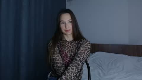 Snapshot of va_len_sea_ya chatting on June 18, 6:56 pm Valensiya online show from June 18, 6:56 pm