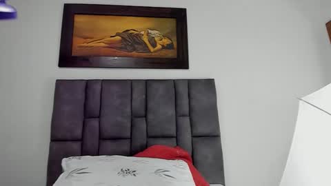 Snapshot of vahiolet_smith chatting on January 14, 3:45 am Vahiolet smith online show from January 14, 3:45 am