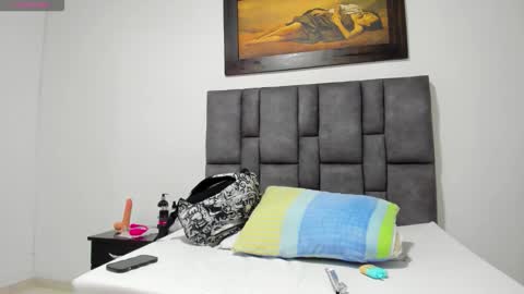 Vahiolet smith online show from April 15, 3:24 am