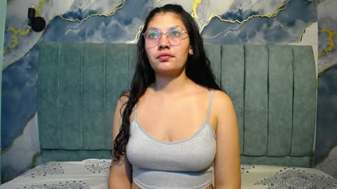 Vainilla online show from April 18, 2:04 am