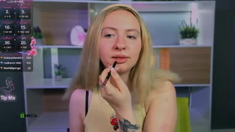 vaiolet_lovely online show from April 27, 11:25 pm