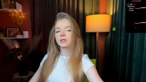 vaiolet_lovely online show from May 4, 5:03 am