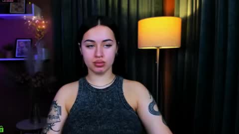 vaiolet_lovely online show from May 26, 6:37 pm