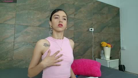 Snapshot of vaiolett_smith chatting on February 26, 1:30 pm V A I O L E T T  S M I T H online show from February 26, 1:30 pm