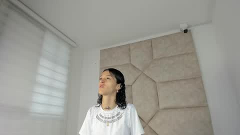 Snapshot of vaiolett_smith chatting on September 17, 11:12 am V A I O L E T T  S M I T H online show from September 17, 11:12 am