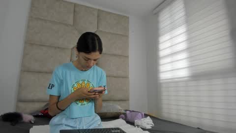 Snapshot of vaiolett_smith chatting on September 25, 12:53 pm V A I O L E T T  S M I T H online show from September 25, 12:53 pm