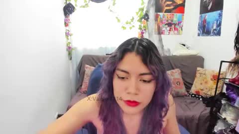 Vaiolet1314 online show from March 25, 10:27 pm