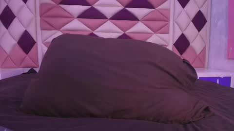 Snapshot of vale_castro1 chatting on November 1, 7:16 pm Valentina online show from November 1, 7:16 pm