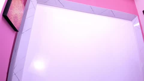 Snapshot of valen_moon69 chatting on May 16, 10:36 am valen_moon69 online show from May 16, 10:36 am