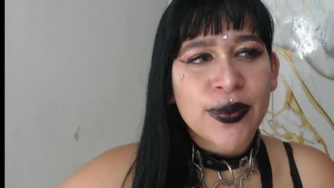 Snapshot of valen_ross7 chatting on April 20, 8:50 am valen_ross7 online show from April 20, 8:50 am