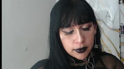 Snapshot of valen_ross7 chatting on April 24, 8:39 am valen_ross7 online show from April 24, 8:39 am