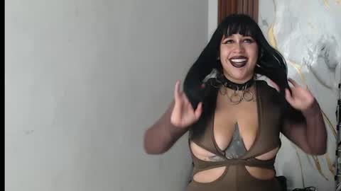 Snapshot of valen_ross7 chatting on June 11, 5:44 pm valen_ross7 online show from June 11, 5:44 pm