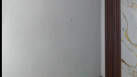 Snapshot of valen_ross7 chatting on June 12, 7:51 am valen_ross7 online show from June 12, 7:51 am