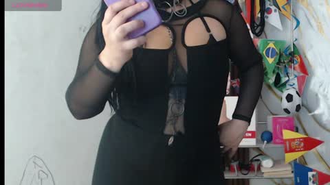 Snapshot of valen_ross7 chatting on June 14, 2:52 pm valen_ross7 online show from June 14, 2:52 pm