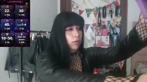 Snapshot of valen_ross7 chatting on June 21, 9:56 am valen_ross7 online show from June 21, 9:56 am