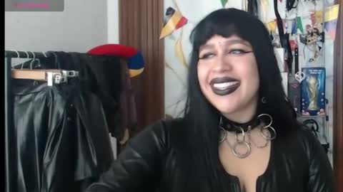 Snapshot of valen_ross7 chatting on June 28, 9:37 am valen_ross7 online show from June 28, 9:37 am