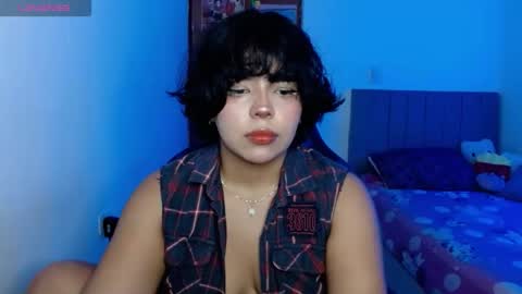 Snapshot of valenbeauty chatting on May 7, 2:17 am valenbeauty online show from May 7, 2:17 am