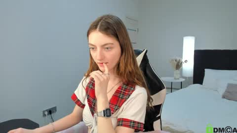 Nora online show from May 30, 11:07 am
