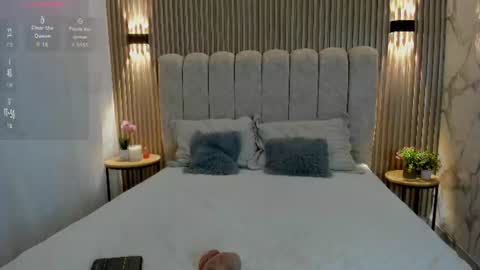 valentina robertson online show from June 17, 10:54 pm
