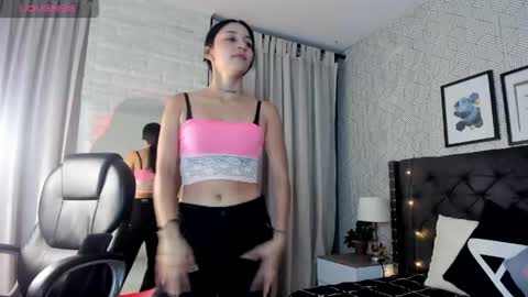Snapshot of valentina__desire chatting on April 28, 11:48 am Valen online show from April 28, 11:48 am