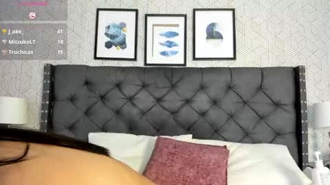 Snapshot of valentina__desire chatting on June 3, 2:33 pm Valen online show from June 3, 2:33 pm
