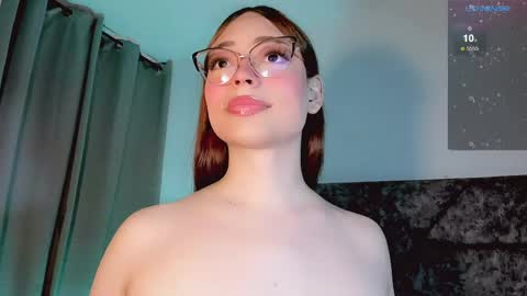 Snapshot of valentina_alba chatting on May 29, 10:52 pm Valentina online show from May 29, 10:52 pm