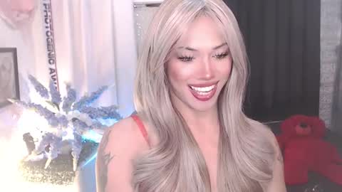 Snapshot of valentina_goddess_tsxxx chatting on April 4, 11:35 pm Amanda online show from April 4, 11:35 pm